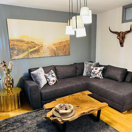 Apartamento Stilvoll-Mit Balkon- Zentral - Netflix-Nespresso Essen Exterior foto