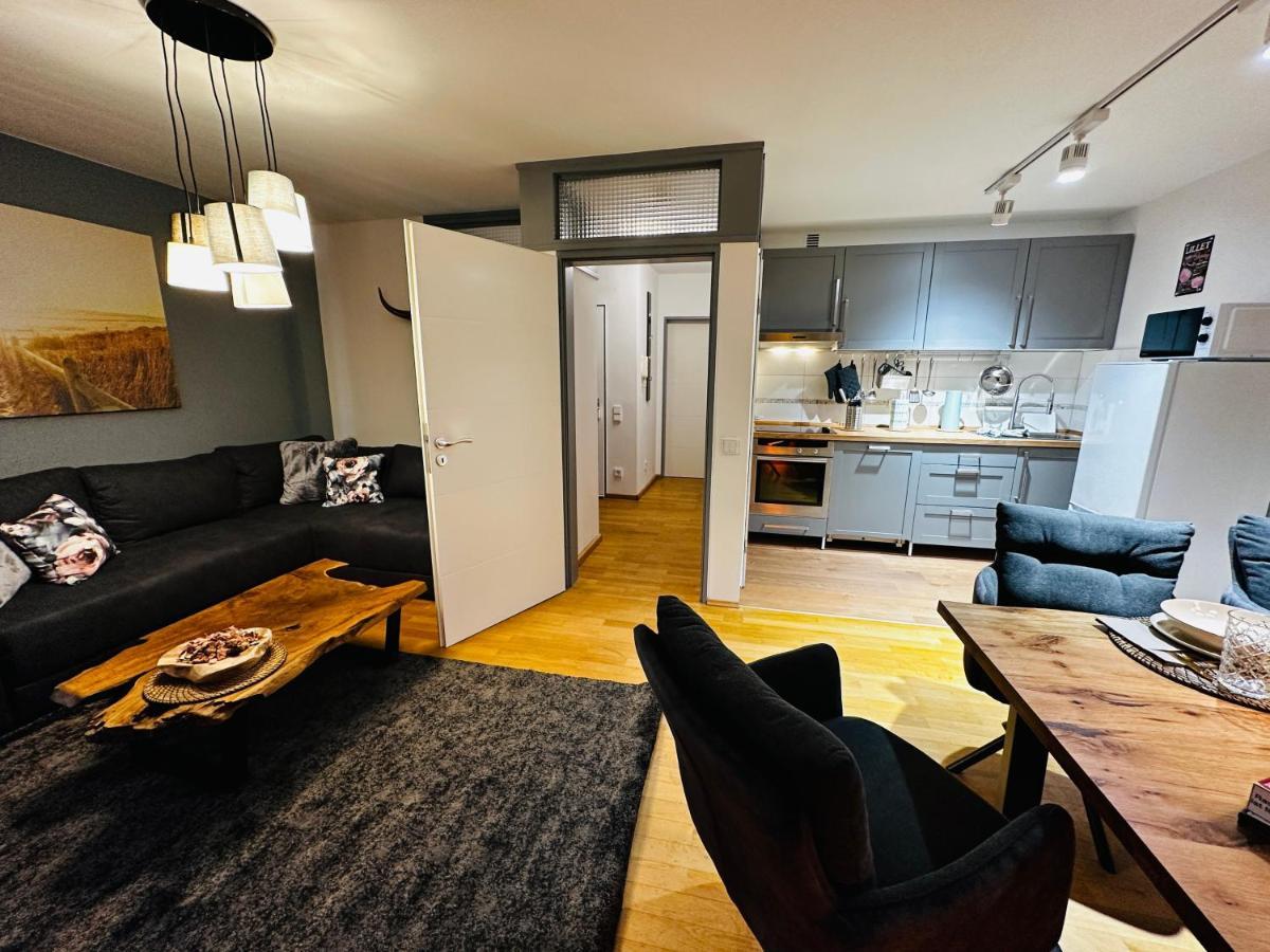 Apartamento Stilvoll-Mit Balkon- Zentral - Netflix-Nespresso Essen Exterior foto