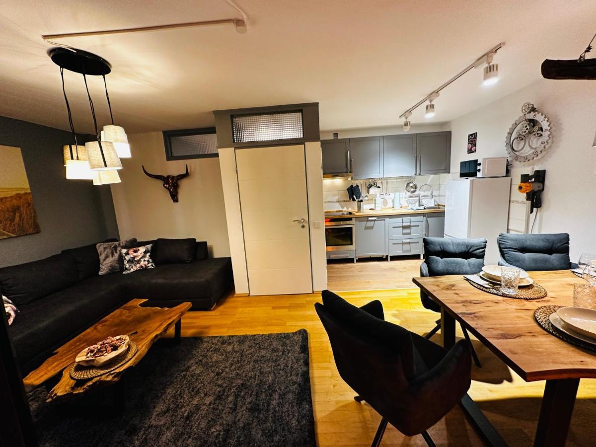 Apartamento Stilvoll-Mit Balkon- Zentral - Netflix-Nespresso Essen Exterior foto