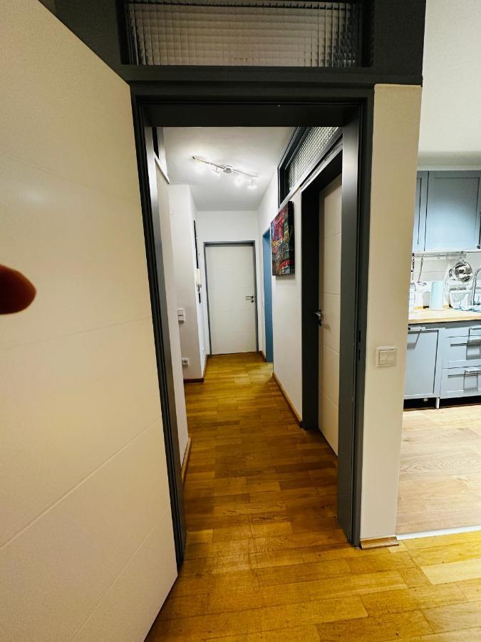 Apartamento Stilvoll-Mit Balkon- Zentral - Netflix-Nespresso Essen Exterior foto